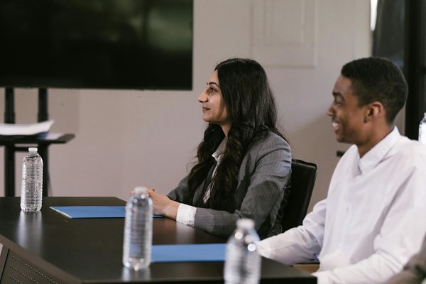 Quelles sont les compétences essentielles à développer pour réussir dans le domaine de la vente ?