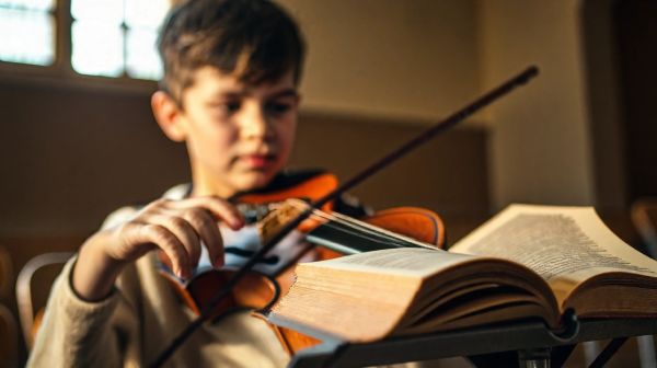 Top 5 raisons de suivre des leçons de violon à Rouen
